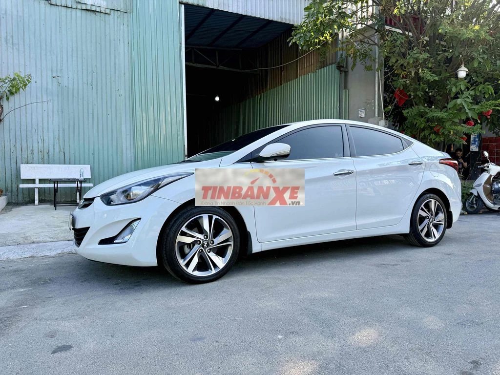 Hyundai Elantra GLS 1.8 Trắng Da 100000 km