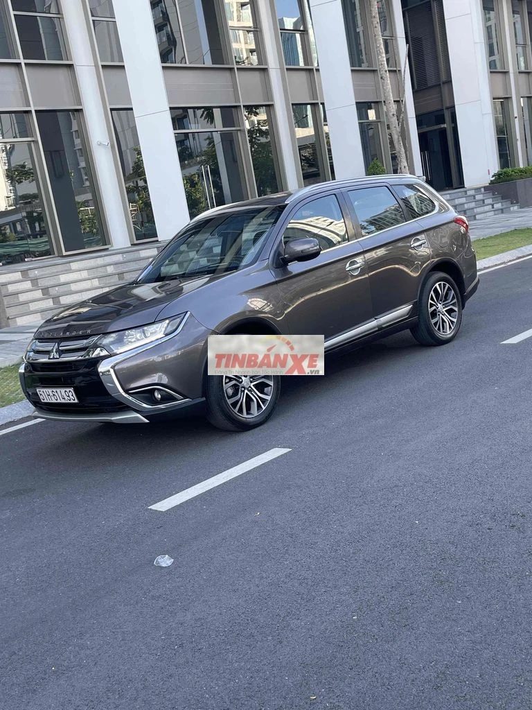 Mitsubishi Outlander 2019 7 chỗ Tự động Nâu