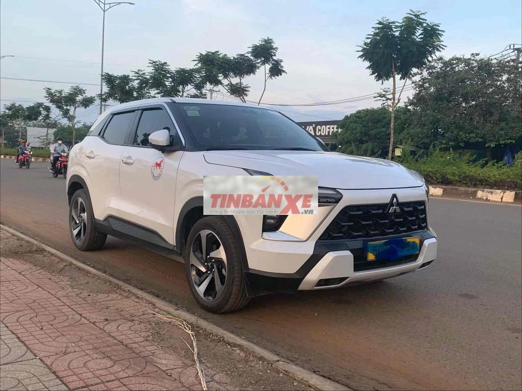 Mitsubishi Premium 2024 Trắng 70000 km