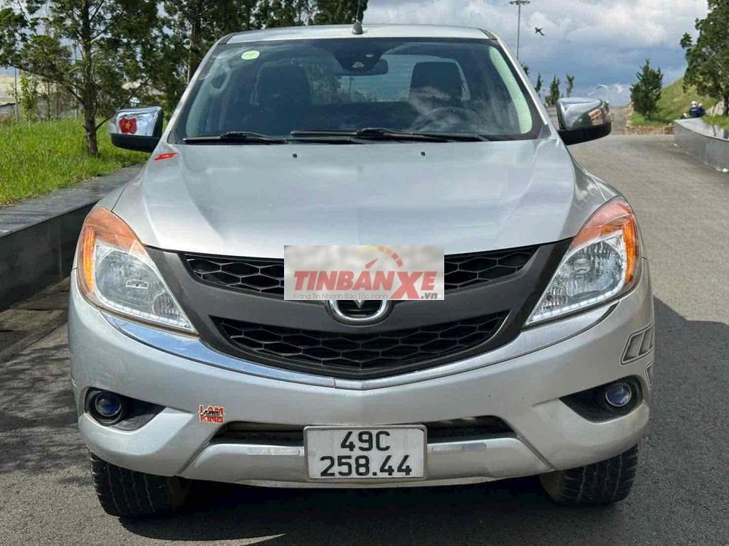 Mazda BT-50 Bạc Tự động 2 cầu