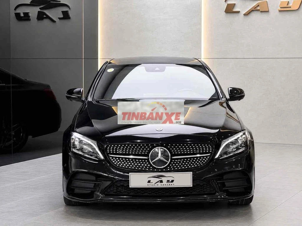 Mercedes C300 AMG Facelift 2019 Đen/Nâu - 6v6 km