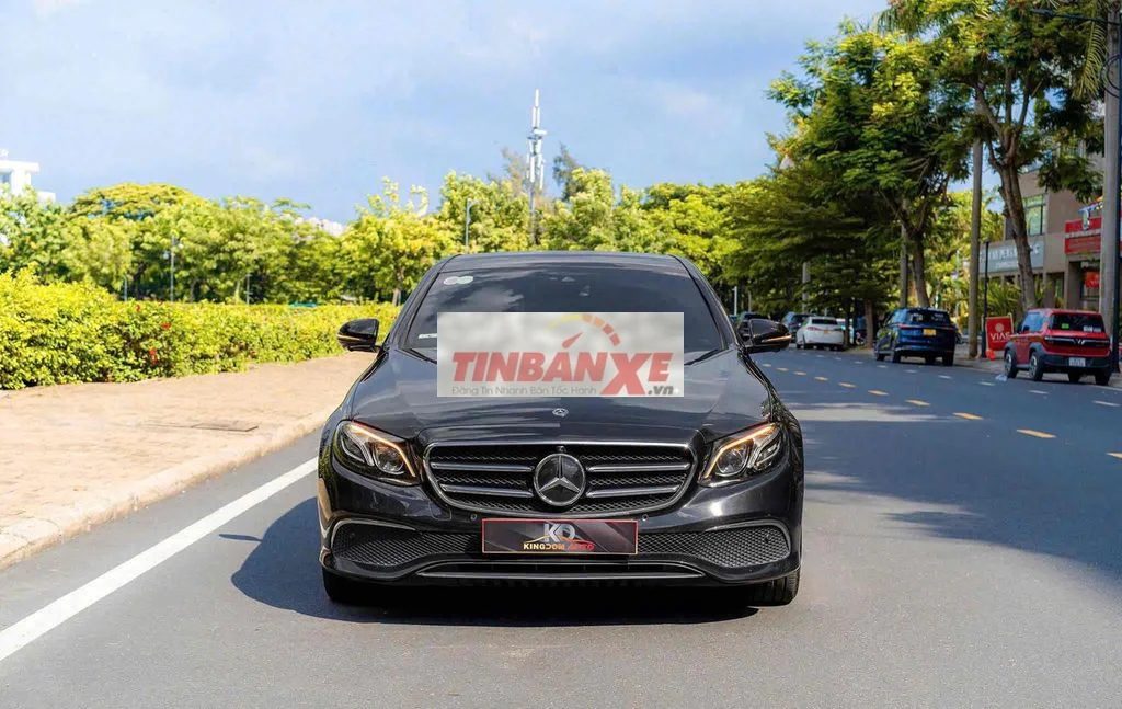 Mercedes E200 Sport 2019 màu Đen cá nhân siêu đẹp