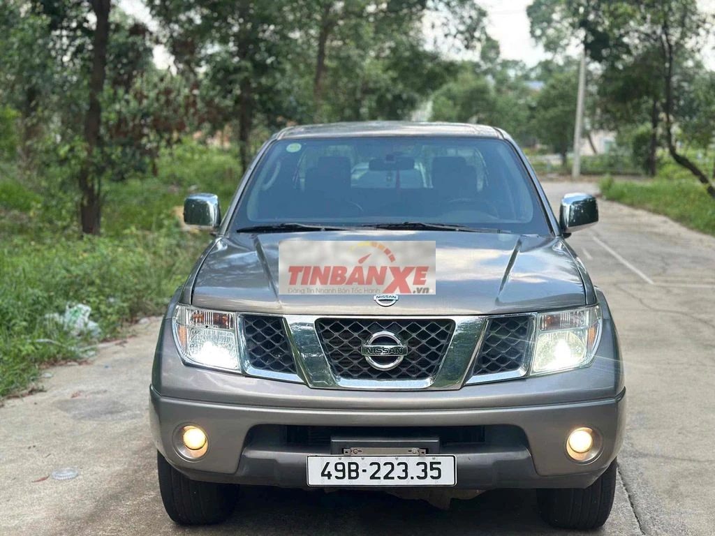 Nissan Navara 2013 Tự động Xám
