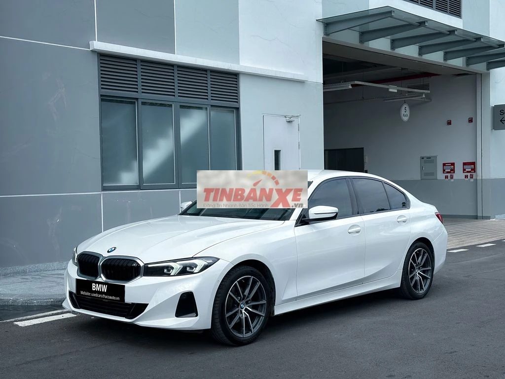 BMW 3-Series Sportline 2024 Trắng 32.000 km