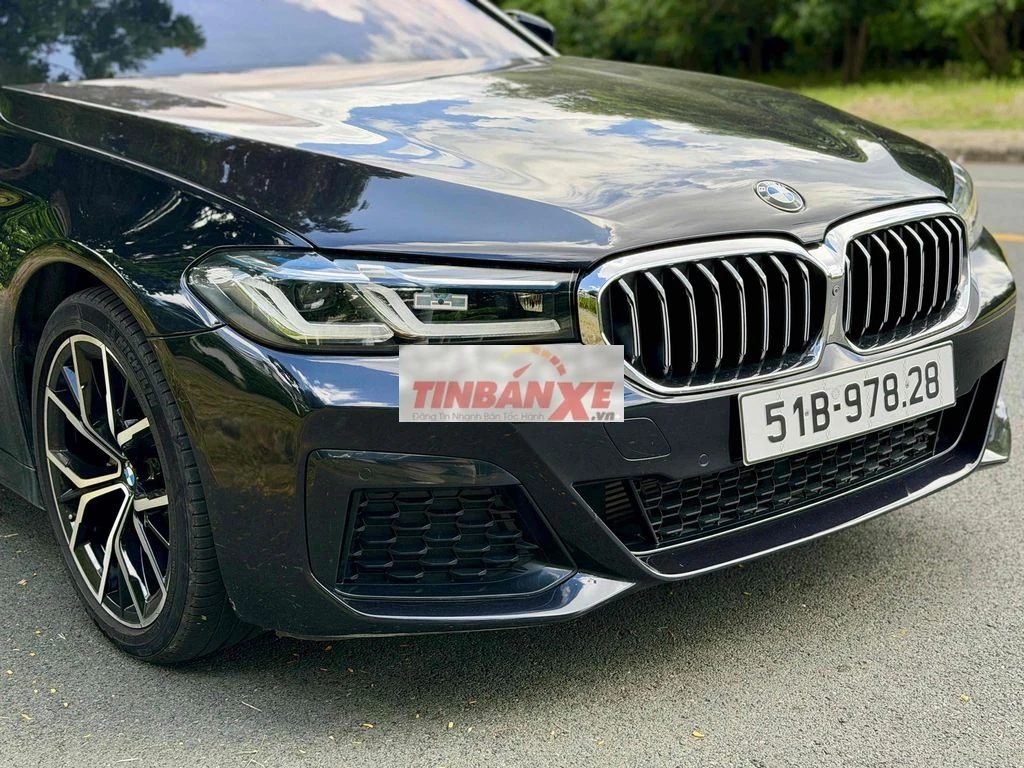 BMW 520i M-Sport 2021 8600 km Đen