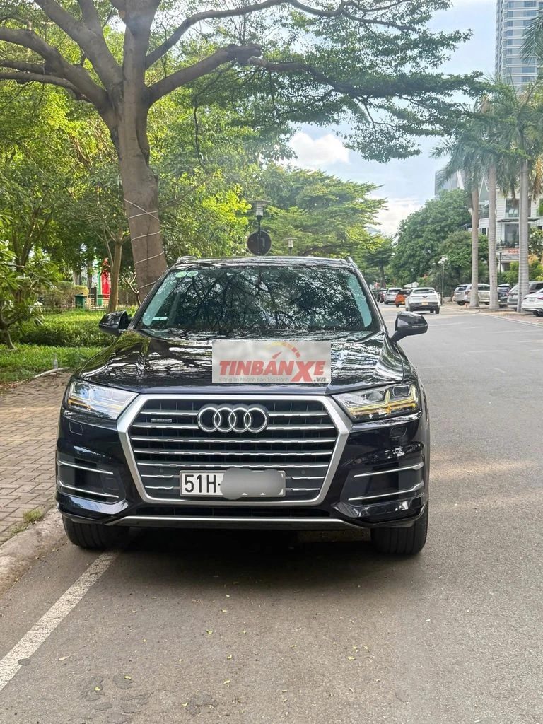 Audi Q7 2018 Đen 7 chỗ Xăng Tự động