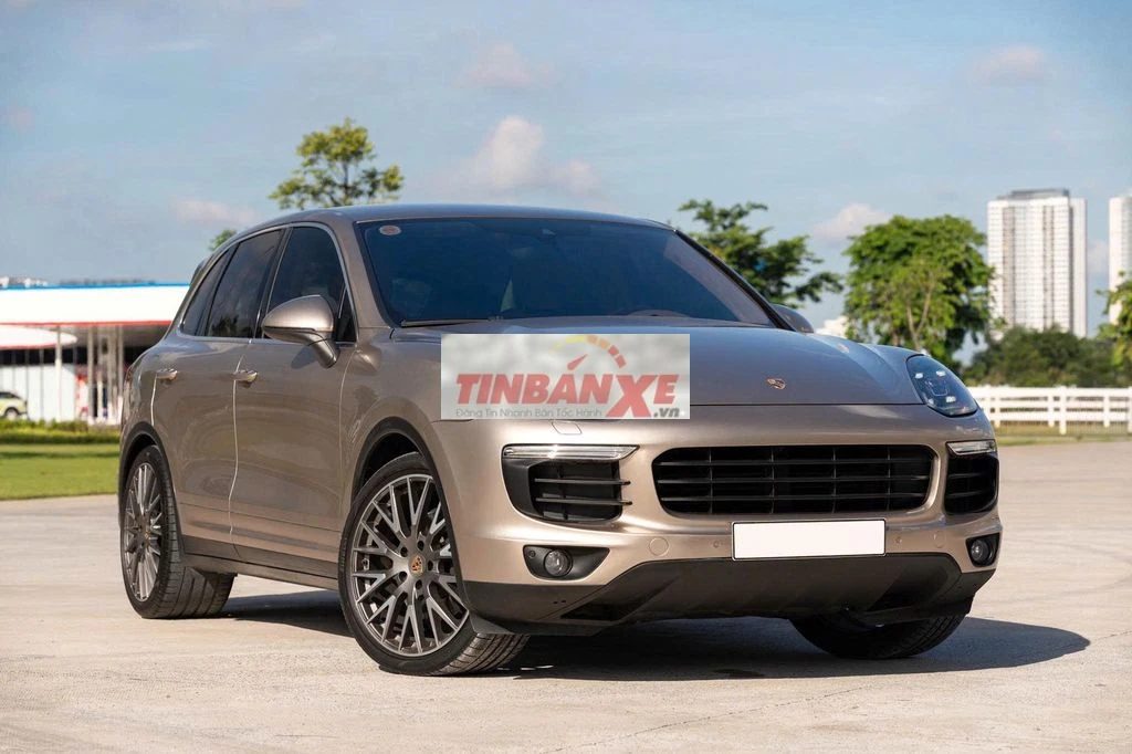 Porsche Cayenne 2016 Tự động Tiptronic Vàng cát