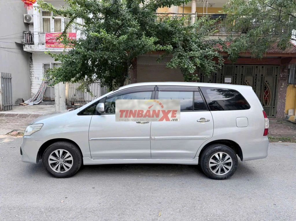 Toyota Innova 2015 Bạc Số sàn 100.000 km