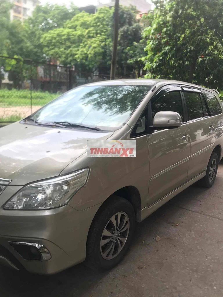 Toyota Innova 2015 Số sàn Vàng cát