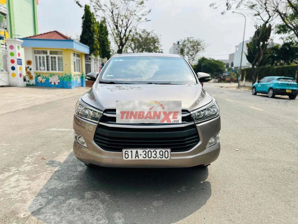 Toyota Innova 2016 G Tự động 7 chỗ màu Nâu