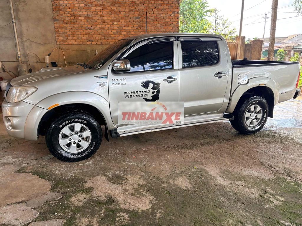 Toyota Hilux 2009 Số sàn Bạc