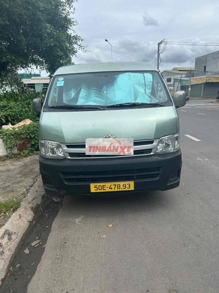 Toyota Hiace 2010 Xanh lá 6 chỗ