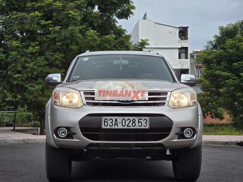 Everest 2.5L 2014 MT 1 cầu 119000km bảohành1năm