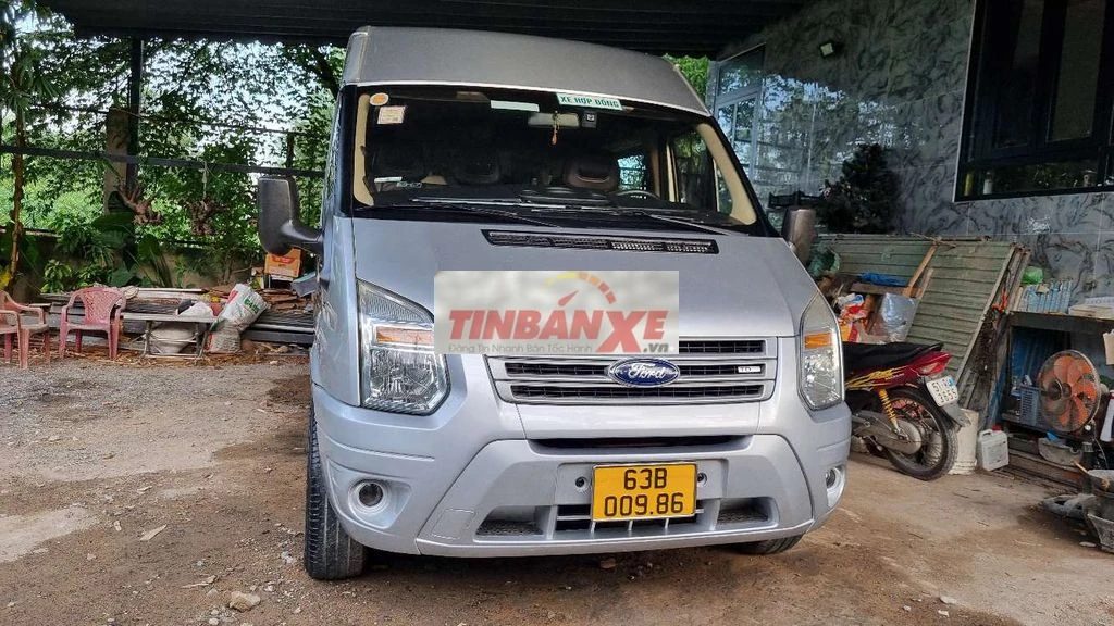 Ford Transit 2015 16 chỗ Sàn Dầu Bạc