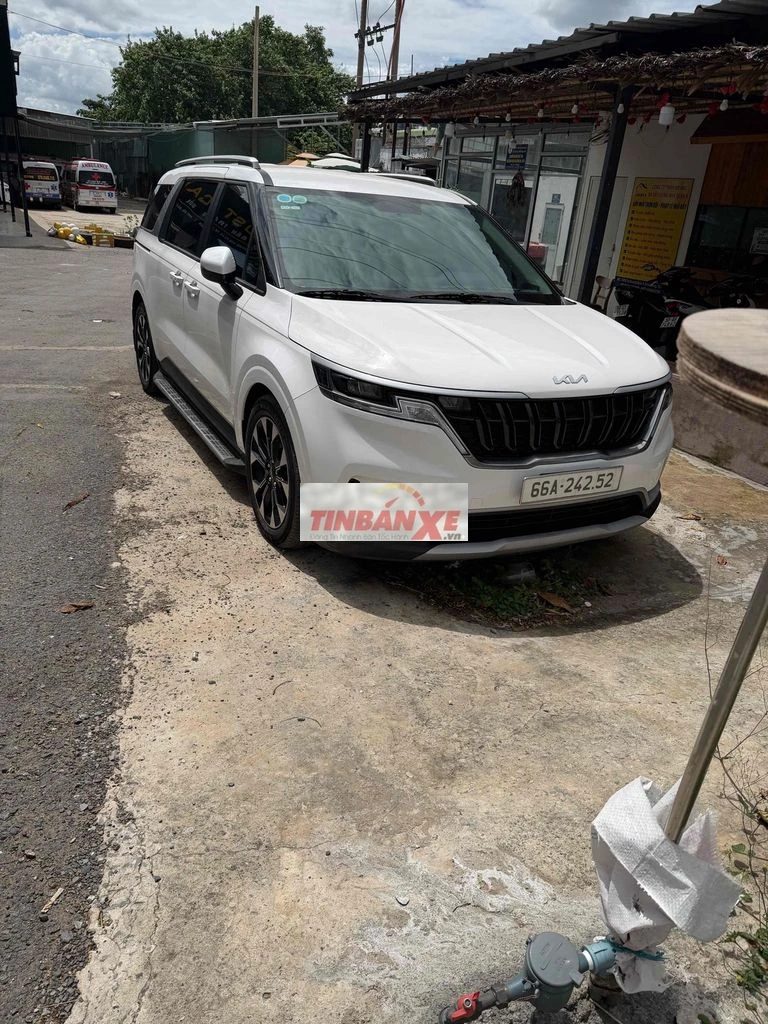 Kia Carnival Luxury 2023 chạy 58nkm