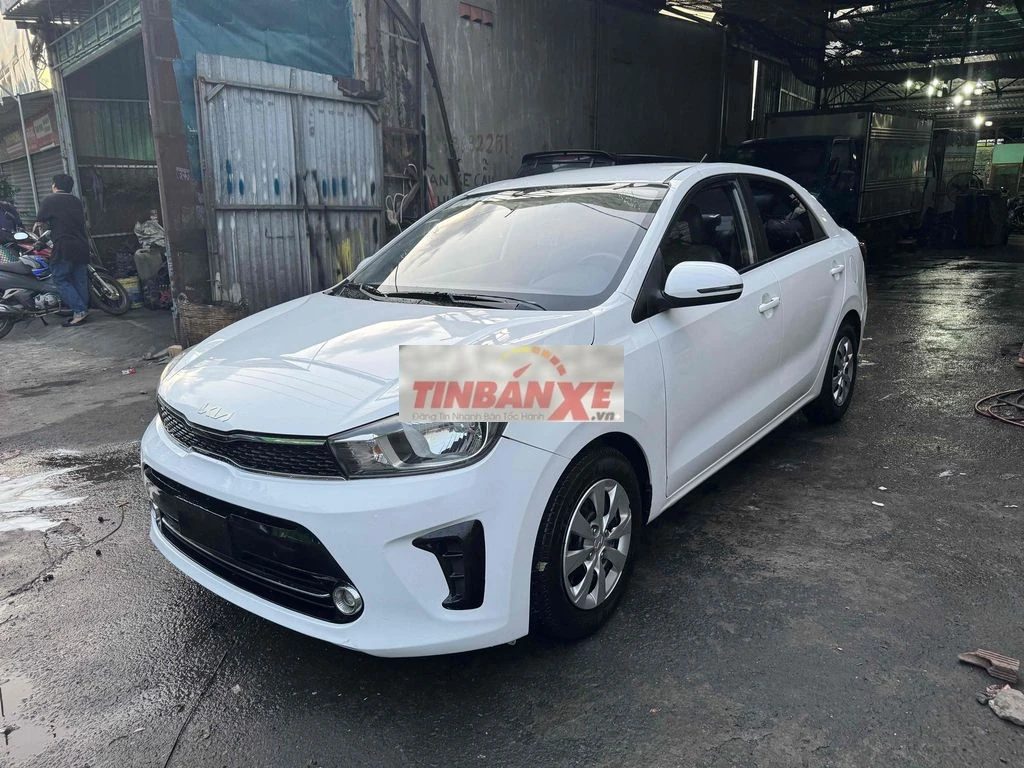 Kia Soluto 2022 số sàn màu Trắng