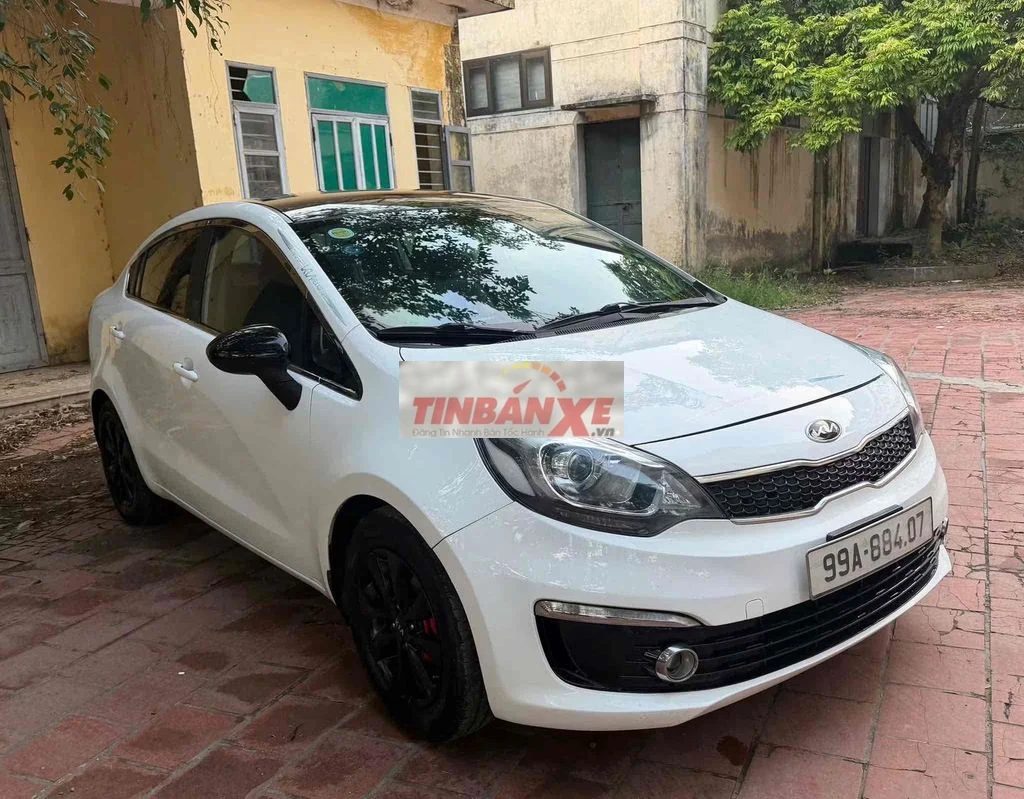 Kia Rio Trắng 5 chỗ Sàn Xăng