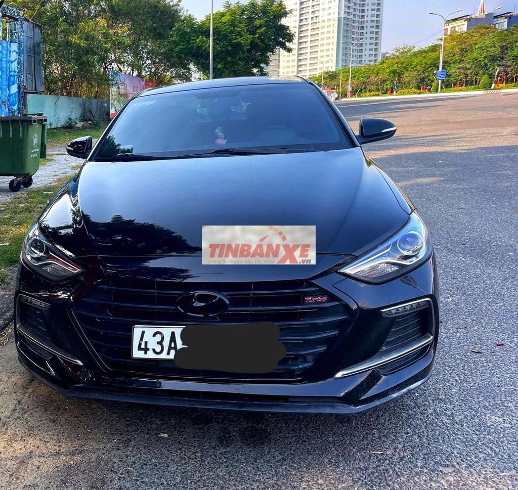 Hyundai Elantra Sport 2018 90000 km Đen