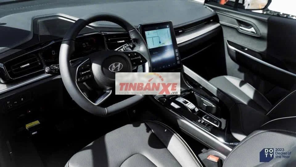 Hyundai Custin 7 chỗ Trắng đã qua sử dụng