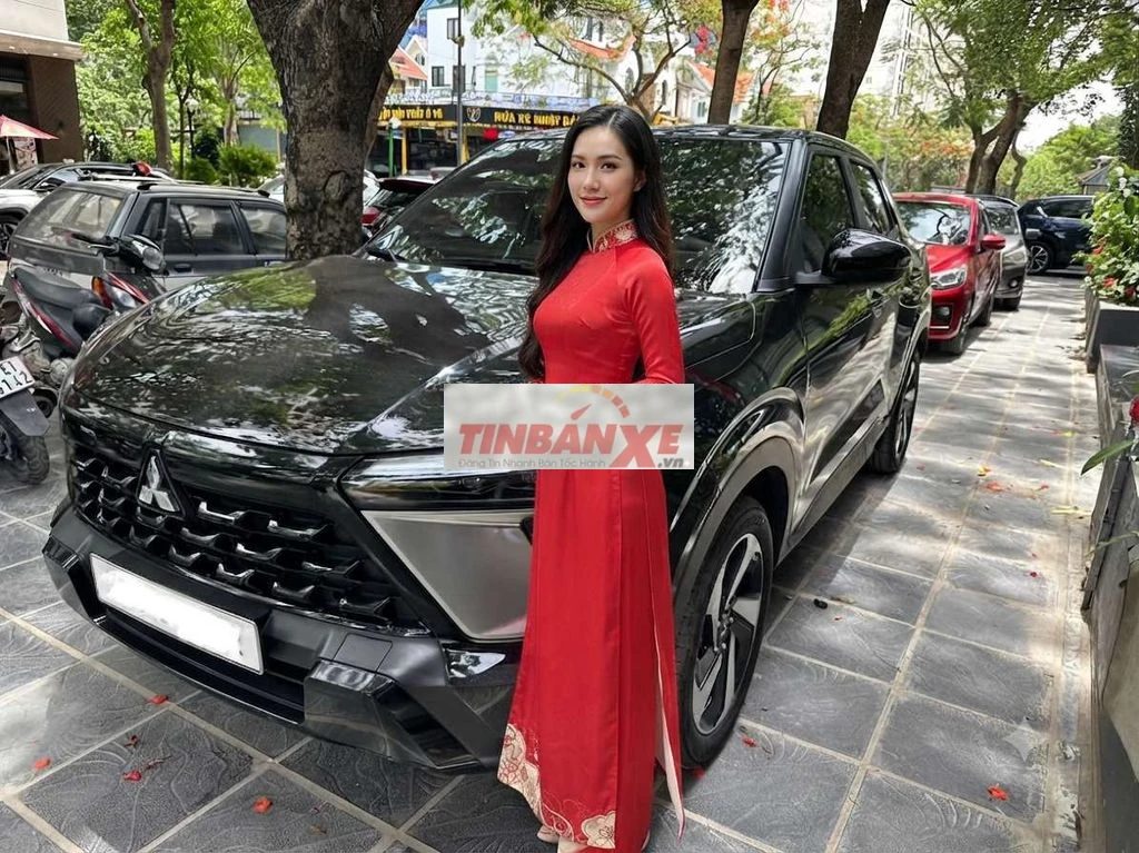 Mitsubishi Xforce 2024 Đen 3 vạn