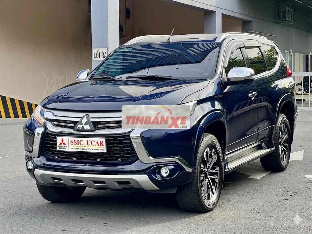 Mitsubishi Pajero Sport GLS 2019 2.4L Xanh