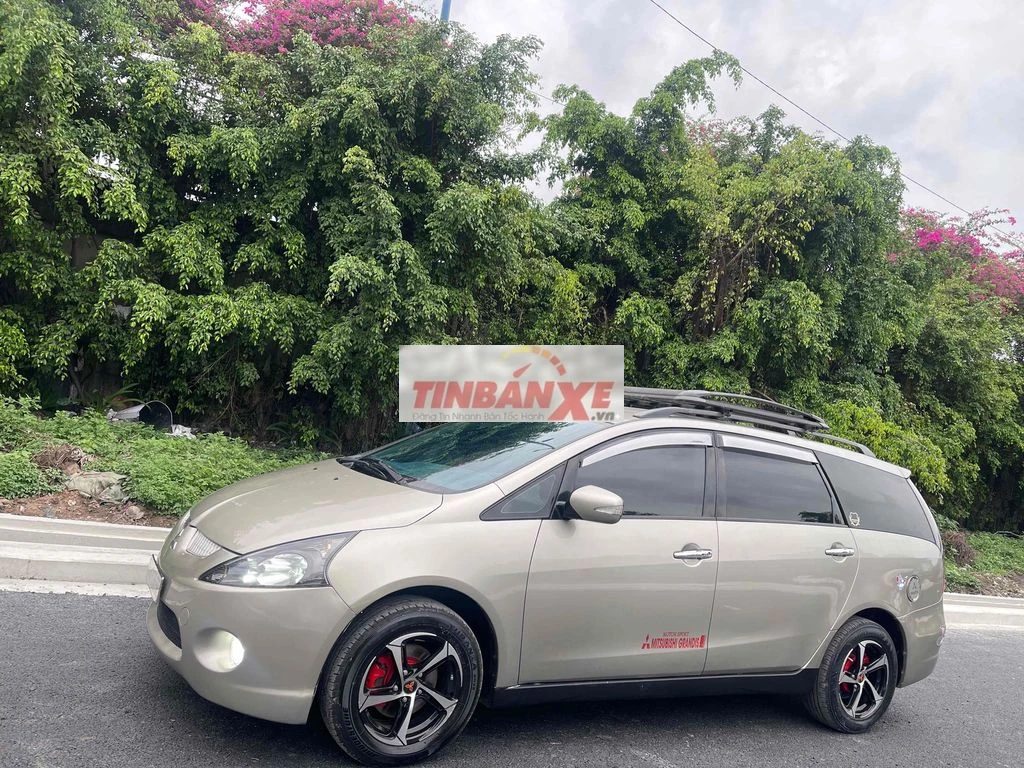 Mitsubishi Grandis Số tự động Vàng cát .9 chủ bán