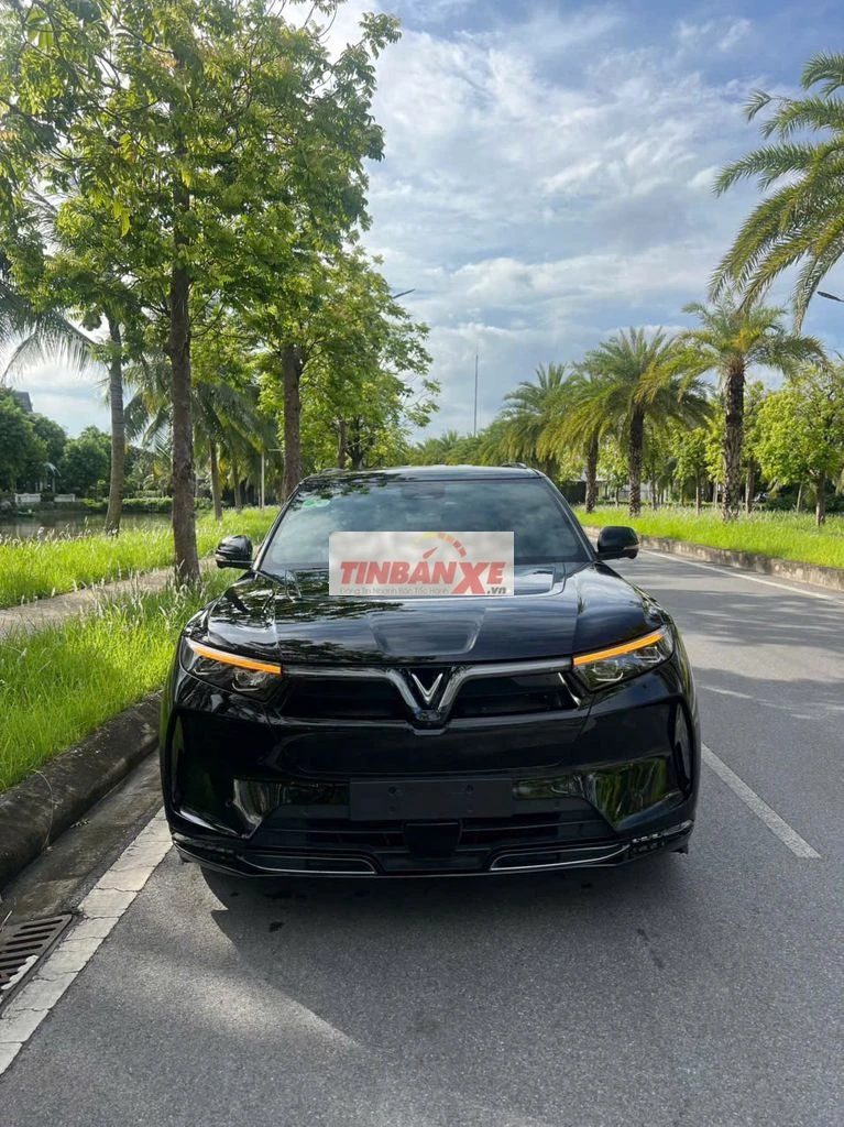 VinFast VF9 Plus 2025 7 chỗ Đen 17000 km