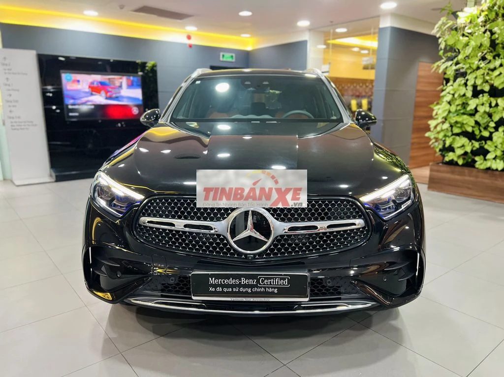 Mercedes GLC300 Đen - Model 2025 chính hãng