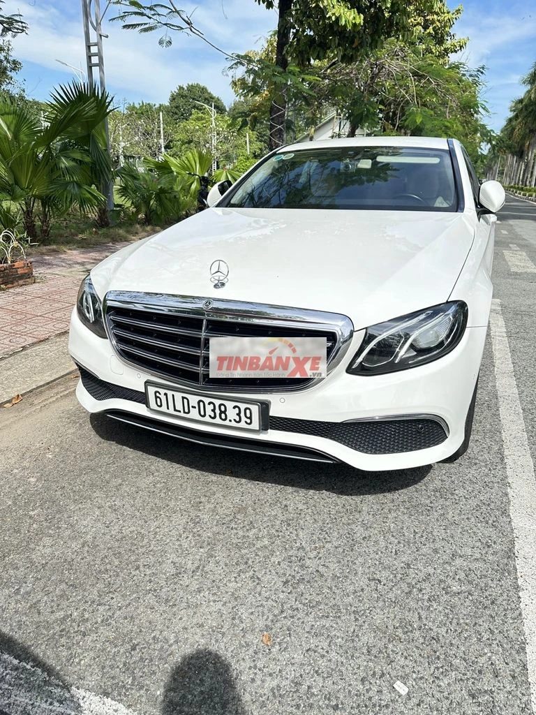 Mercedes-Benz E 200 2017 Trắng 64.800 km