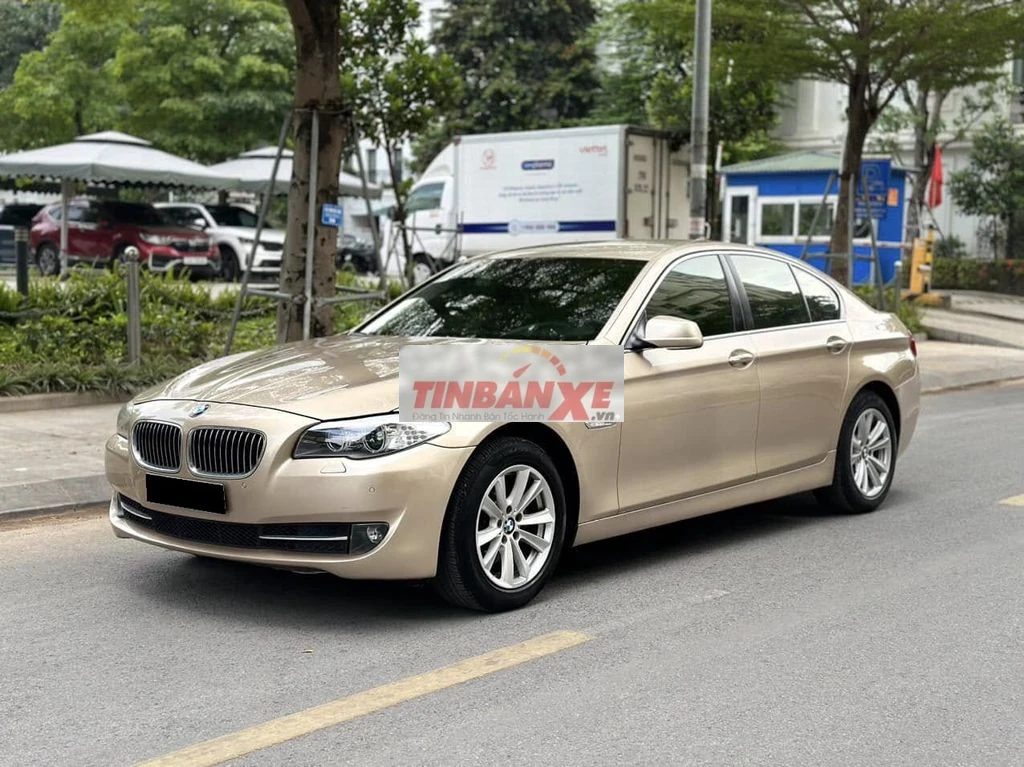 Bmw 520i 2012 màu ghi vàng, odo 91.000 km