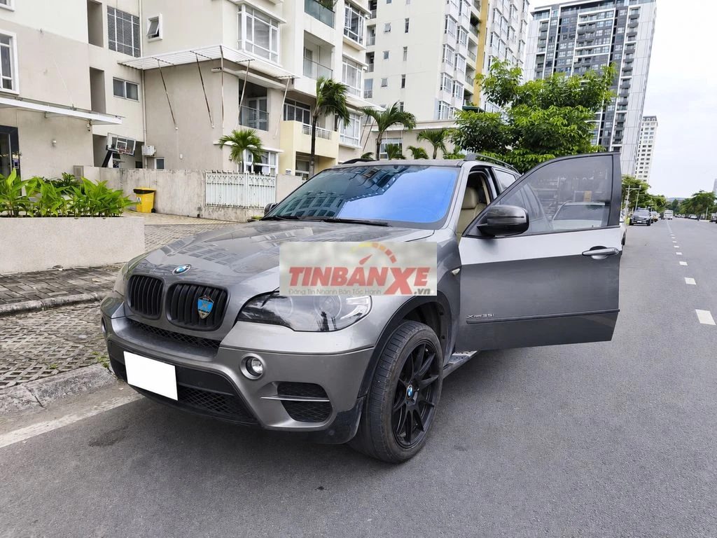 BMW X5 7 chỗ màu Xám