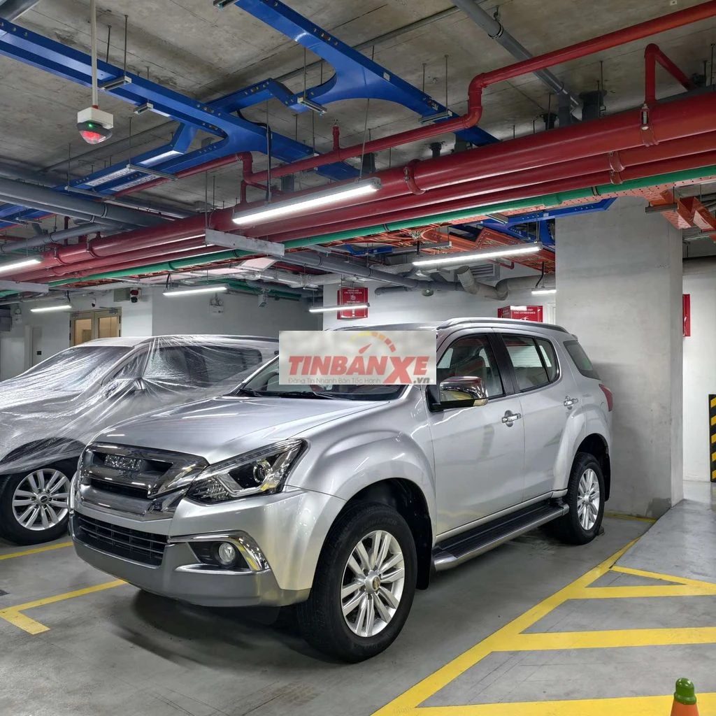 Isuzu Mu-X 1.9L máy dầu AT 2019