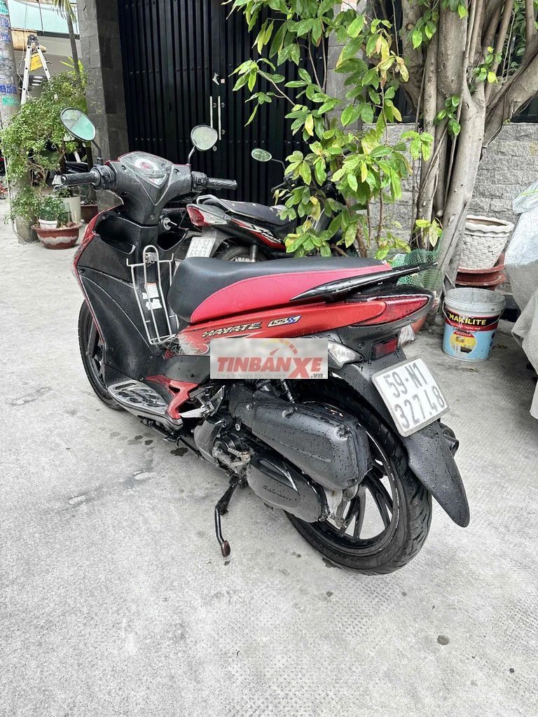 Suzuki Hayate Thể thao màu Đỏ đen