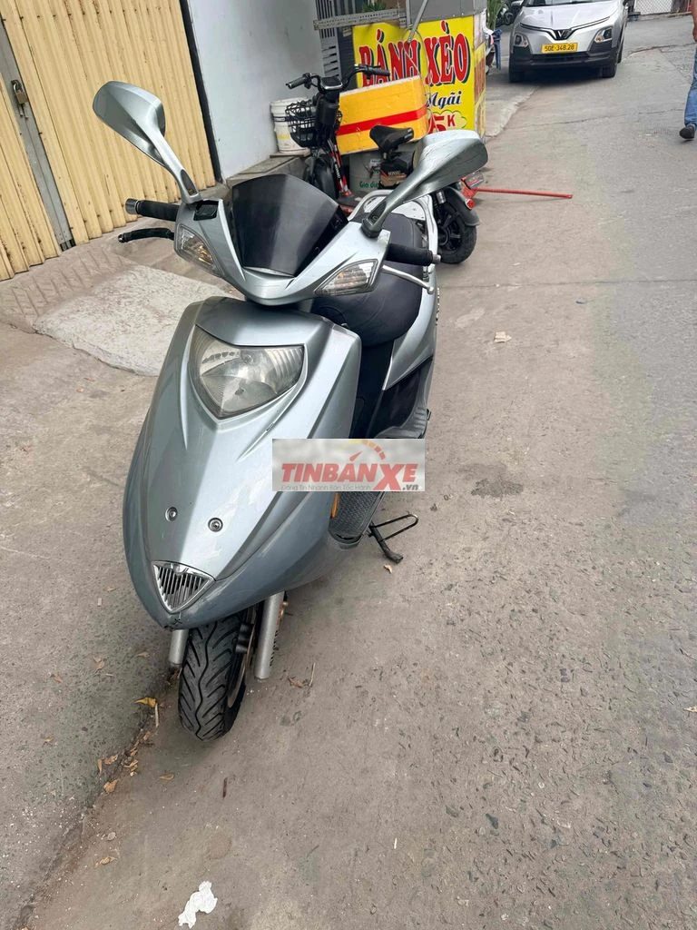 Suzuki 2023 màu Bạc đã sử dụng