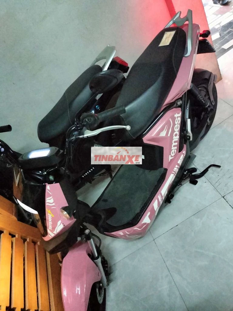 Xe điện VinFast Tempest màu Hồng