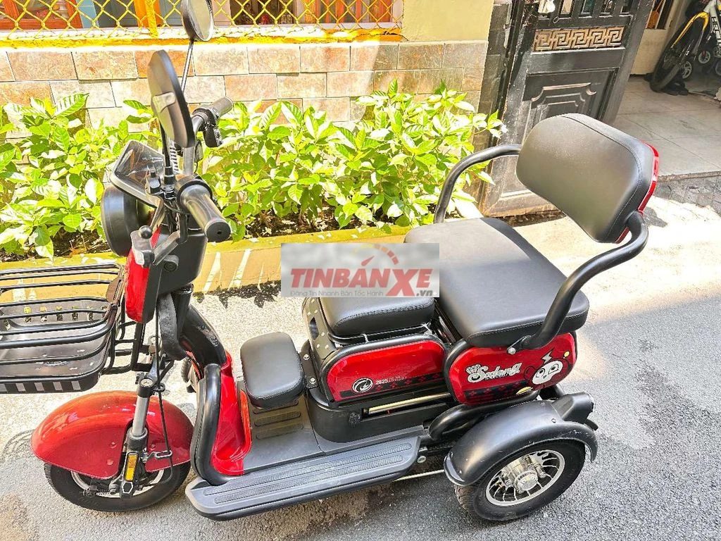 Xe điện 3 bánh 3 chỗ màu Đỏ