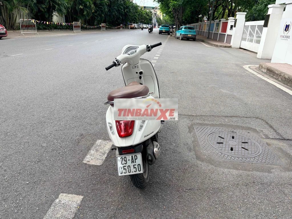 Piaggio Vespa Primavera 125 trắng
