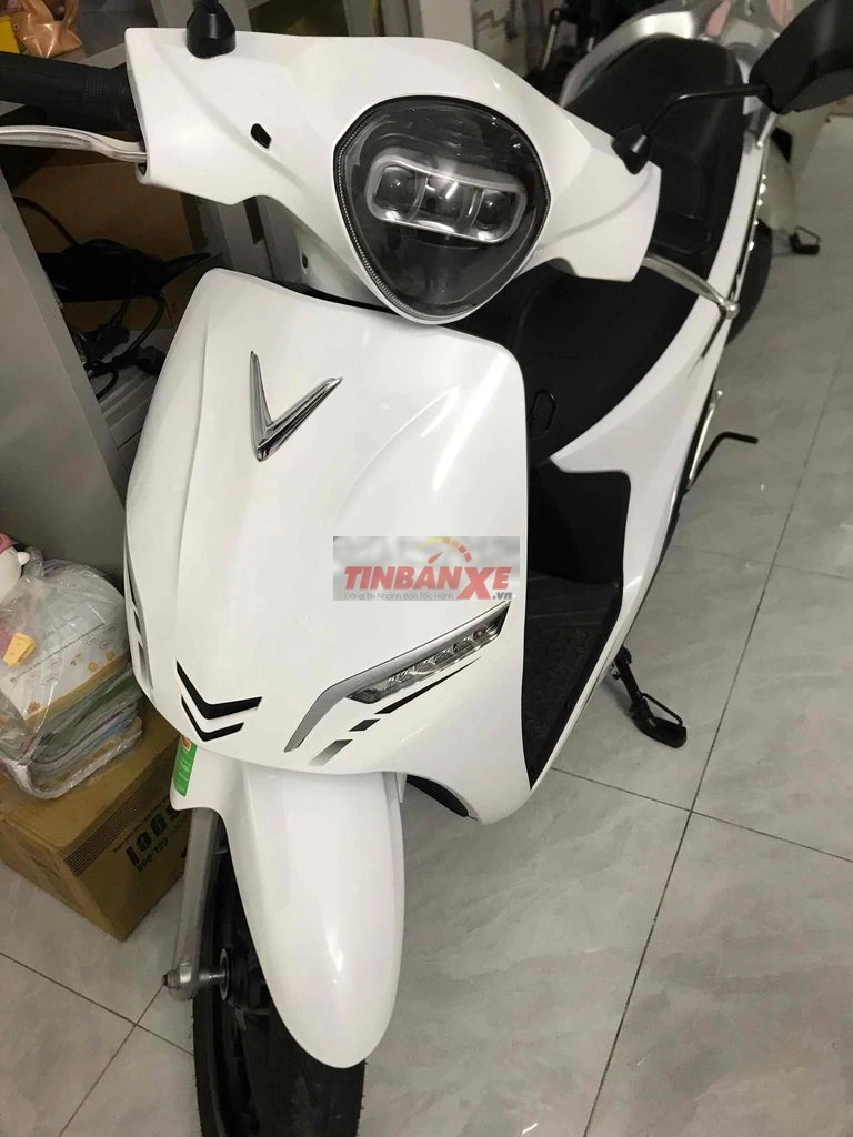 Feliz 2025 Trắng 2pin biển Thành Phố 7771 km
