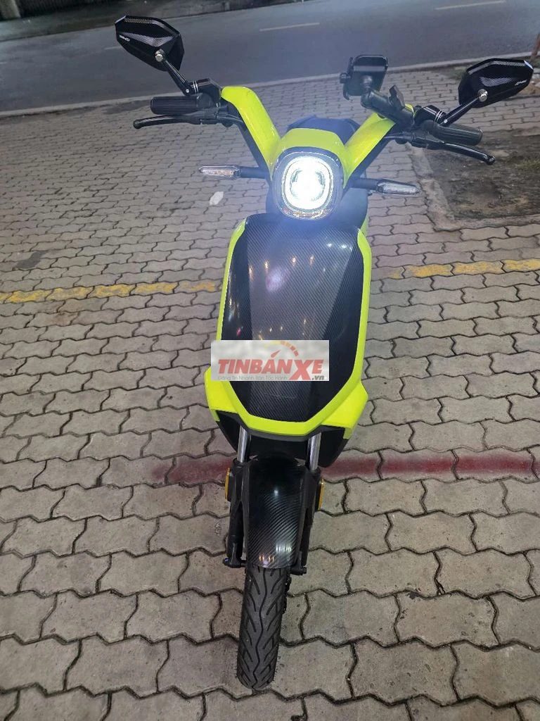 Xe máy điện Yadea V1 Plus 2020 màu Vàng chanh