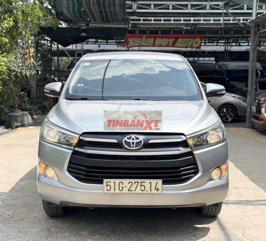 Toyota Innova 2.0E MT 2017 Số sàn Bạc