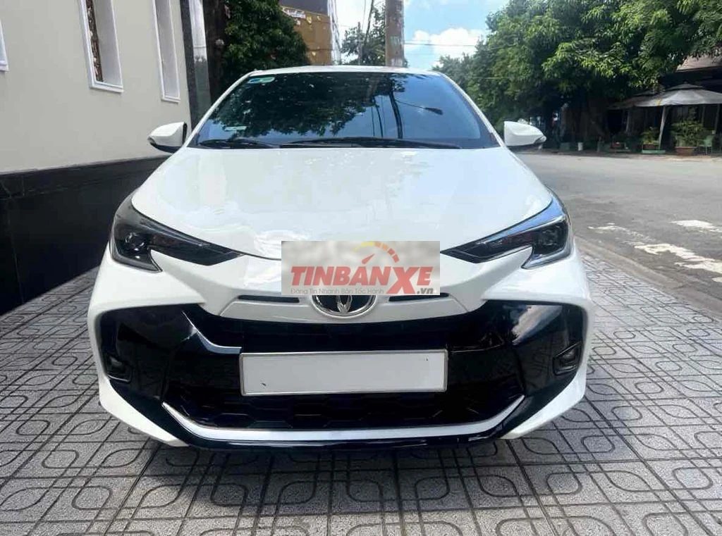 Bán TOYOTA VIOS E 2024 màu trắng , số tự động, 95%