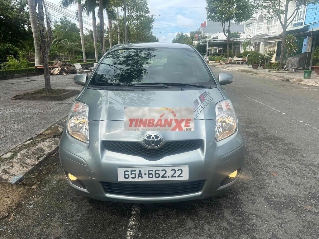 Toyota Yaris 2011 Xám Tự động 130.000 km