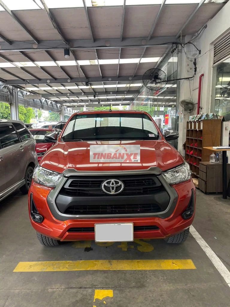 Toyota Hilux 2.4AT 221 Số tự động, máy dầu, 1 chủ