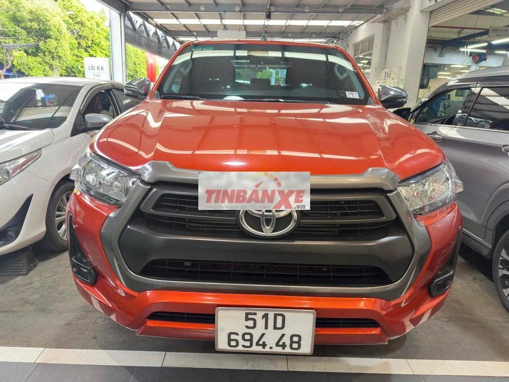 Toyota Hilux 2021 2.4L AT Số tự động Cam