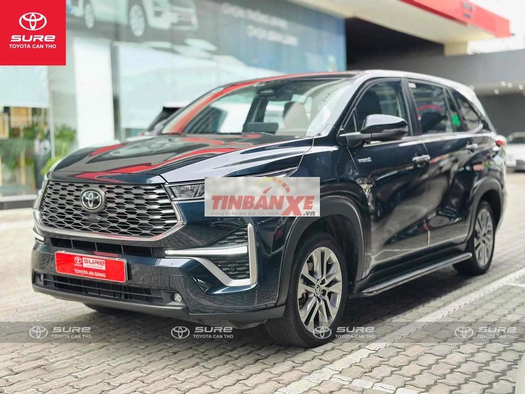Toyota Innova Cross Hybrid 2024 Chính Hãng