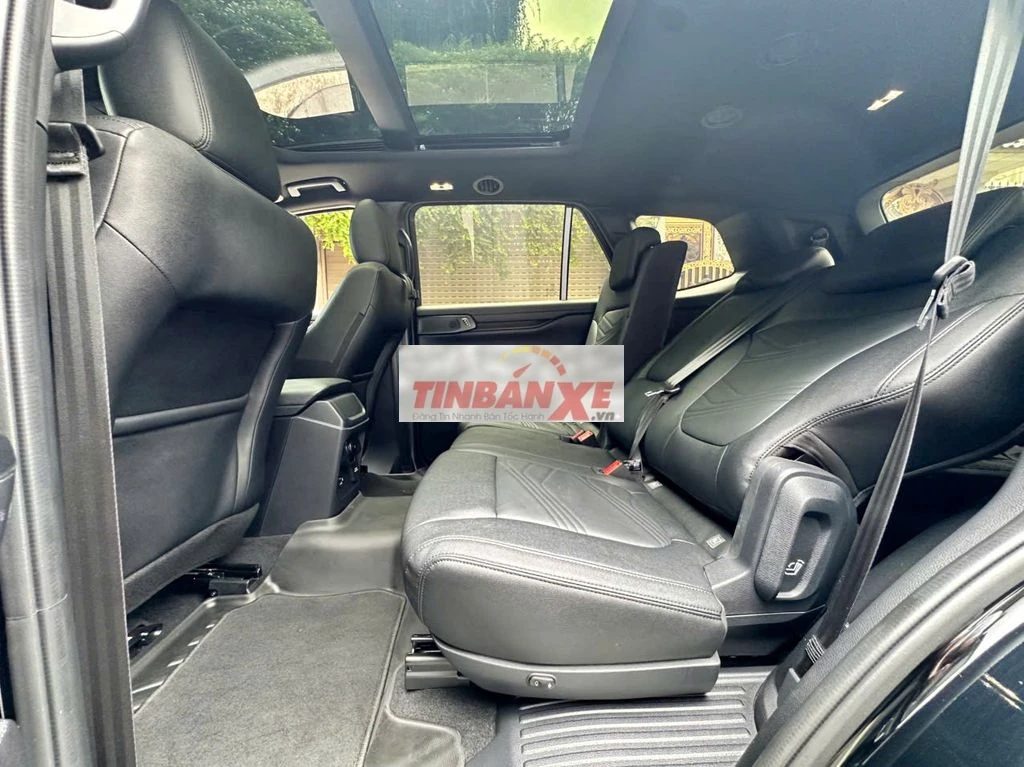Ford Everest Titanium 4x2 2025 Đen 23.000km