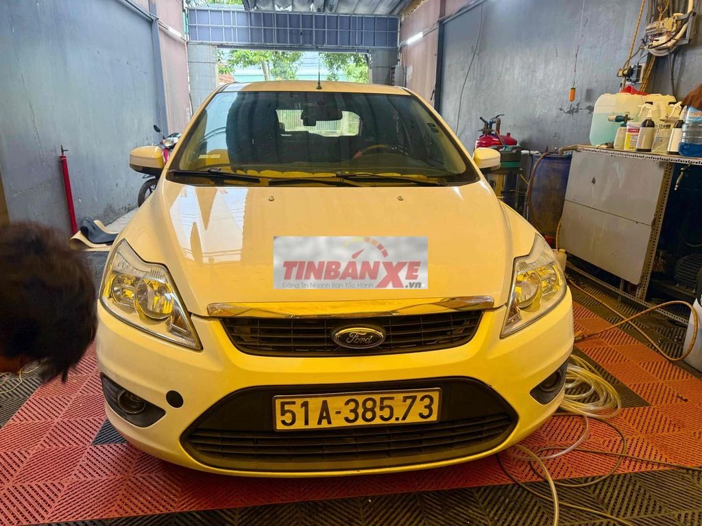 Ford Focus 2012 Trắng