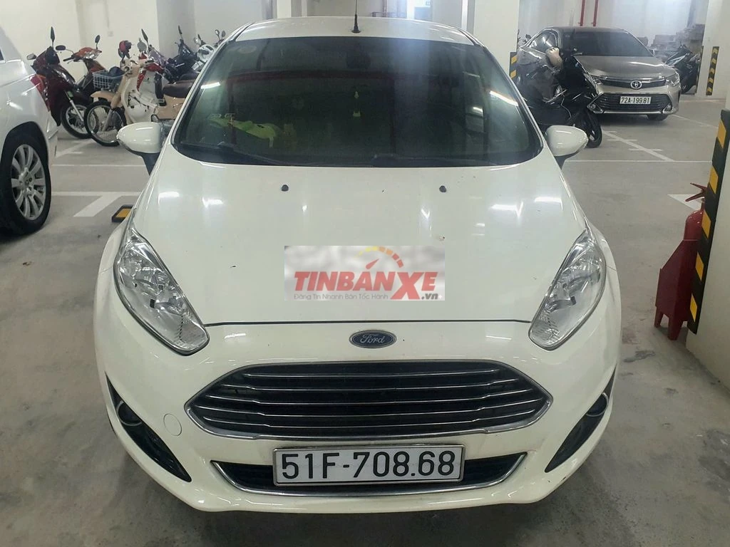 Ford Fiesta Titanium 2016 Trắng 74000 km