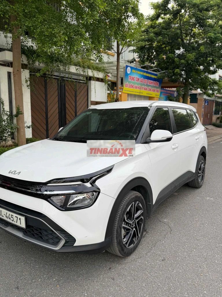 Kia Carens 2024 Trắng 7 chỗ Số sàn 40000 km