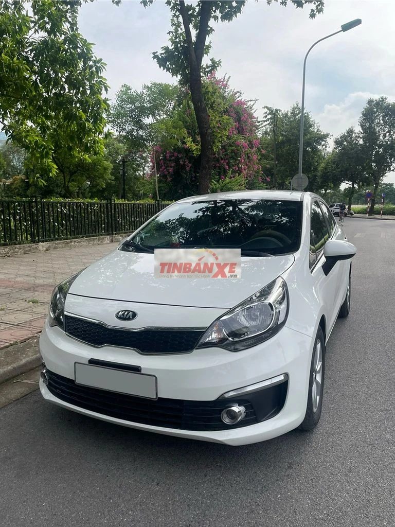Kia Rio sedan 2015 trắng - chính chủ - 88.000km